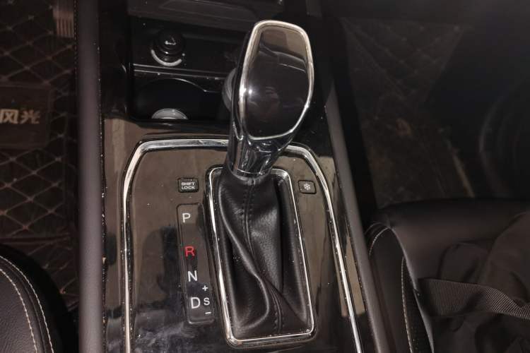 Used Dongfeng Fengon 580 2020 1.5T CVT Luxury Edition Gear Lever