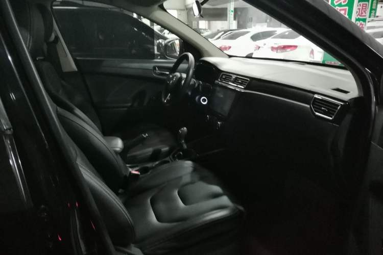 Used Dongfeng Fengon 580 2020 1.8L Manual Comfort Model Interior 12