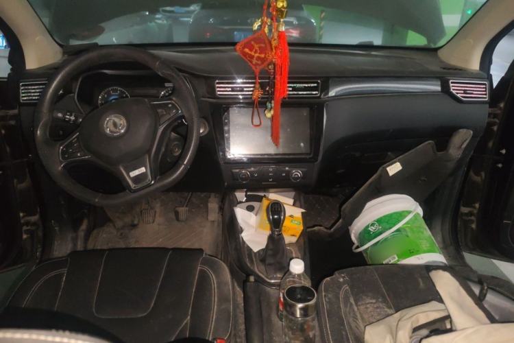 Used Dongfeng Fengon 580 2020 1.8L Manual Comfort Model Interior 2