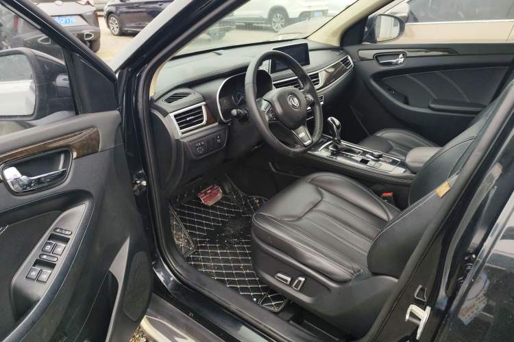 Used Dongfeng Fengon 580 2020 1.5T CVT Luxury Edition Interior 2