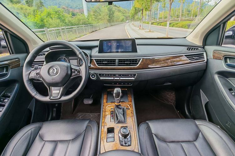 Used Dongfeng Fengon 580 2020 1.5T CVT Luxury Edition Interior 3