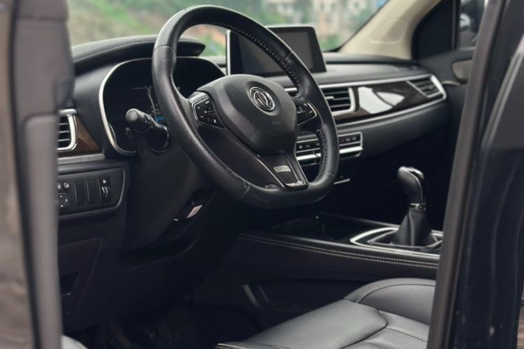 Used Dongfeng Fengon 580 2020 1.5T Manual Luxury Version Interior 3