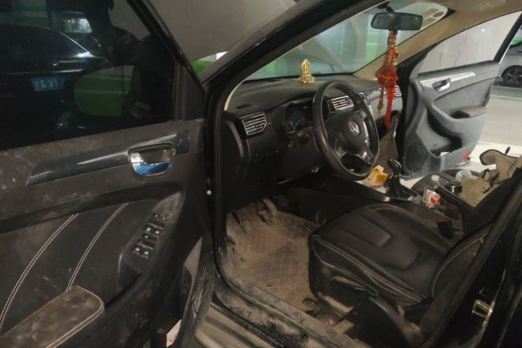 Used Dongfeng Fengon 580 2020 1.8L Manual Comfort Model Interior 3