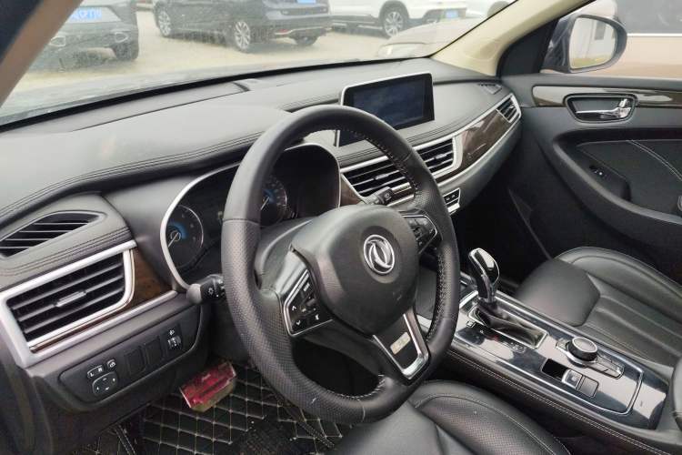 Used Dongfeng Fengon 580 2020 1.5T CVT Luxury Edition Interior 3