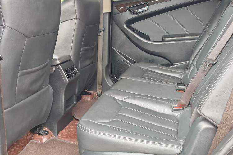 Used Dongfeng Fengon 580 2020 1.5T CVT Luxury Edition Interior 4