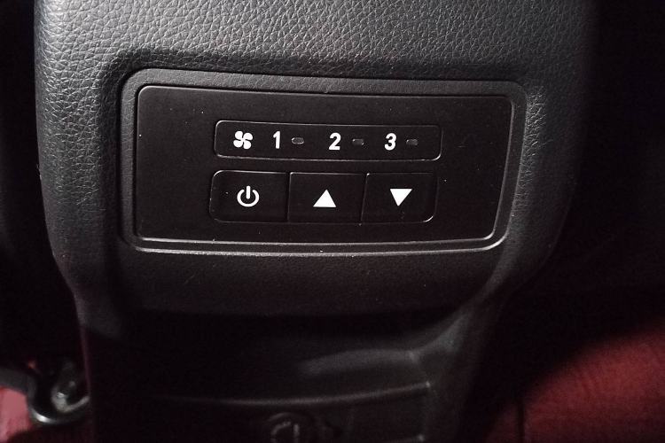 Used Dongfeng Fengon 580 2020 1.8L Manual Comfort Model Interior 4