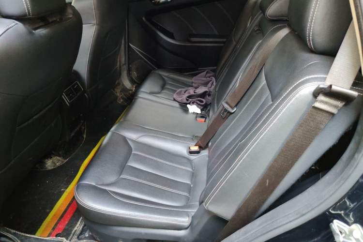 Used Dongfeng Fengon 580 2020 1.5T Manual Luxury Version Left Rear Seat