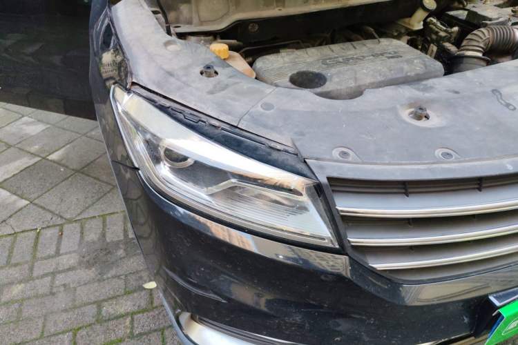 Used Dongfeng Fengon 580 2020 1.5T Manual Luxury Version Right Front Headlight