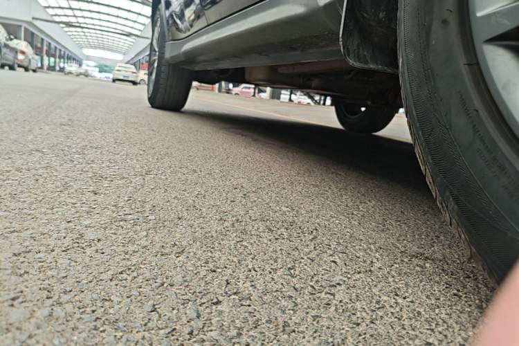 Used Dongfeng Fengon 580 2020 1.5T Manual Luxury Version Right Side Sill
