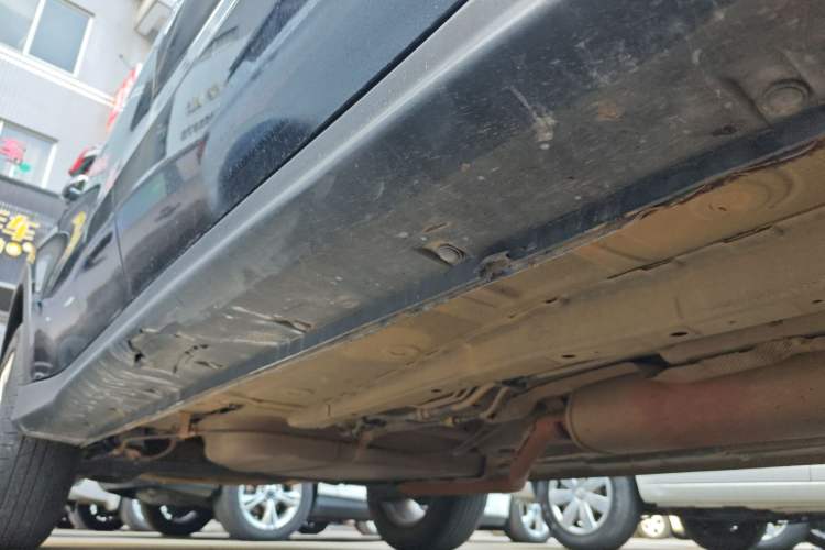 Used Dongfeng Fengon 580 2020 1.8L Manual Comfort Model Right Side Sill
