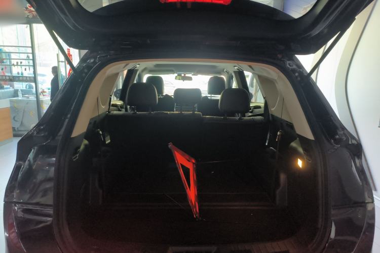 Used Dongfeng Fengon 580 2020 1.5T CVT Luxury Edition Trunk