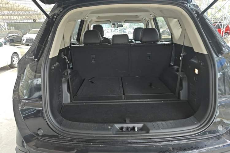 Used Dongfeng Fengon 580 2020 1.5T CVT Luxury Edition Trunk