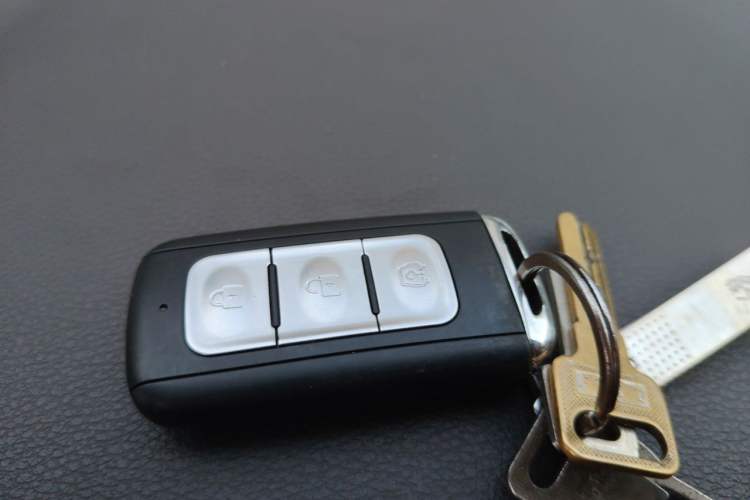 Used Dongfeng Fengon 580 2020 1.5T CVT Luxury Edition Vehicle Key