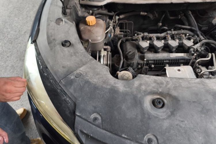 Used Dongfeng Fengon 580 2020 1.5T CVT Luxury Edition Engine Bay Right
