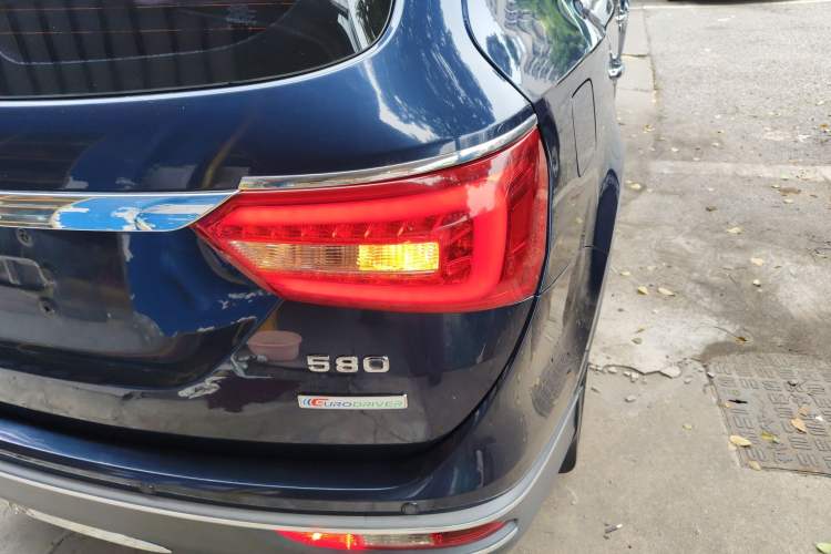 Used Dongfeng Fengon 580 2020 1.8L Manual Comfort Model Right Rear Taillight