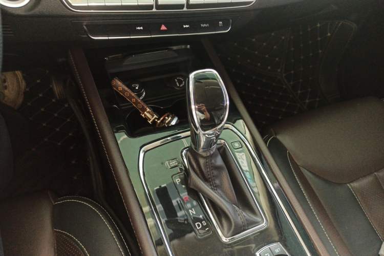 Used Dongfeng Fengon 580 2020 1.5T CVT Luxury Edition Gear Lever