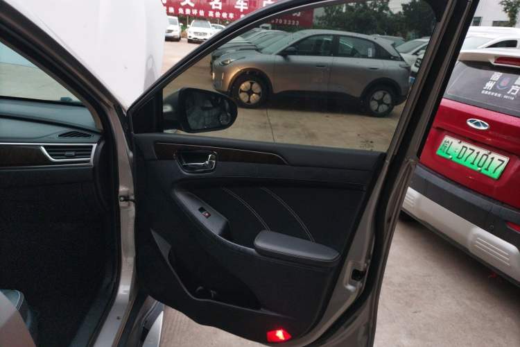 Used Dongfeng Fengon 580 2020 1.5T CVT Luxury Edition Right Front Door Interior