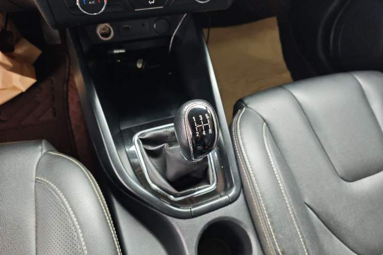 Used Dongfeng Fengon 580 2020 1.8L Manual Comfort Model Gear Lever