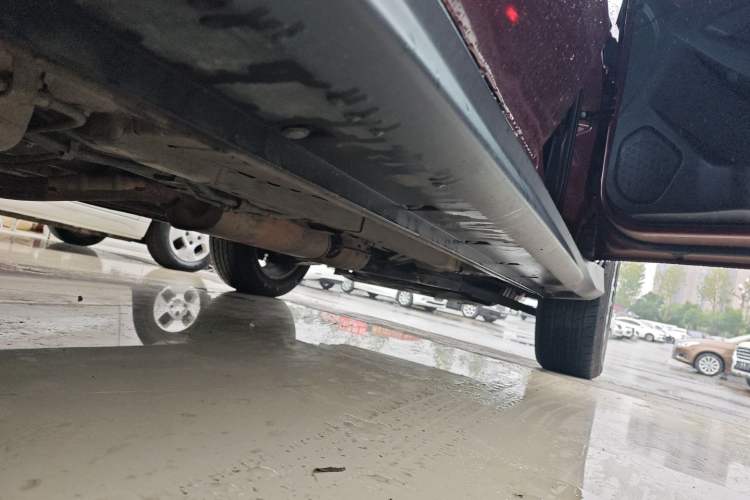 Used Dongfeng Fengon 580 2020 1.8L Manual Comfort Model Right Side Sill