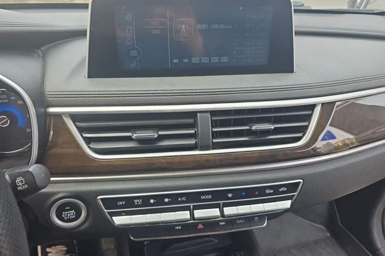 Used Dongfeng Fengon 580 2020 1.5T Manual Luxury Version Audio And AC Panel
