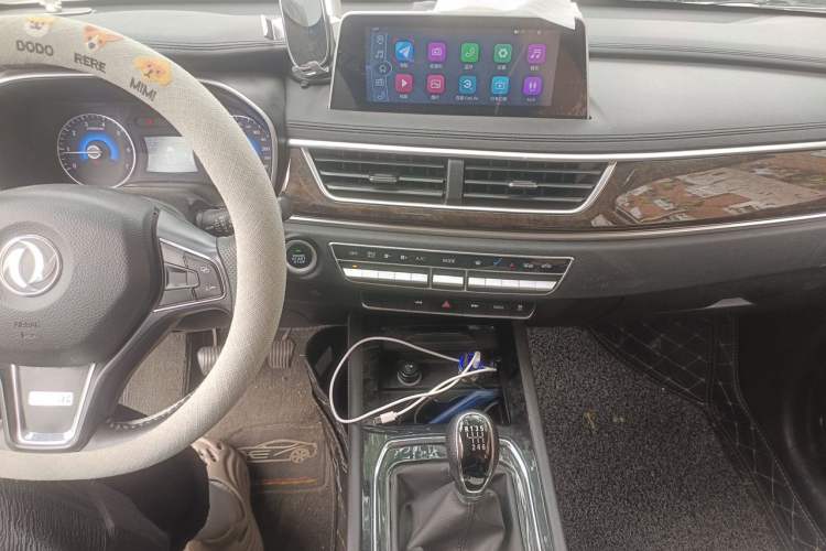 Used Dongfeng Fengon 580 2020 1.5T Manual Luxury Version Audio And AC Panel