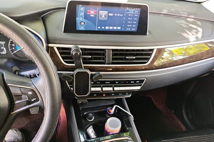 Used Dongfeng Fengon 580 2020 1.5T Manual Luxury Version Audio And AC Panel