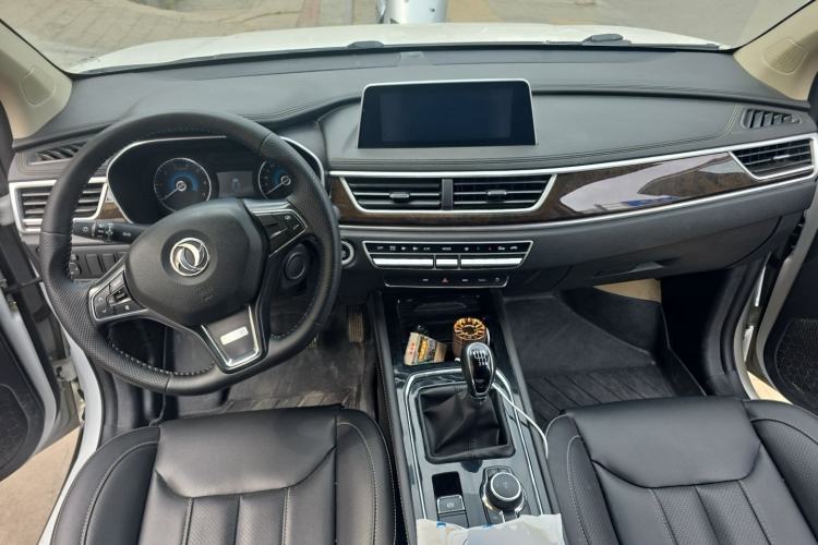 Used Dongfeng Fengon 580 2020 1.5T Manual Luxury Version Center Console