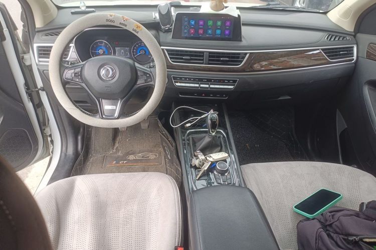 Used Dongfeng Fengon 580 2020 1.5T Manual Luxury Version Center Console