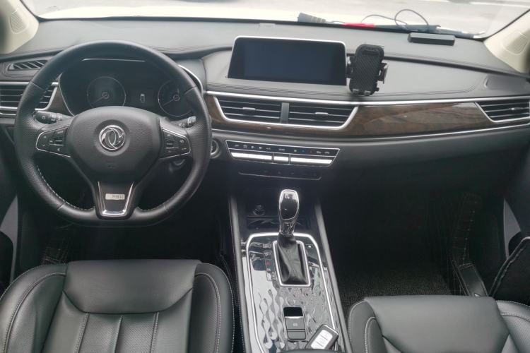 Used Dongfeng Fengon 580 2020 1.5T CVT Luxury Edition Center Console