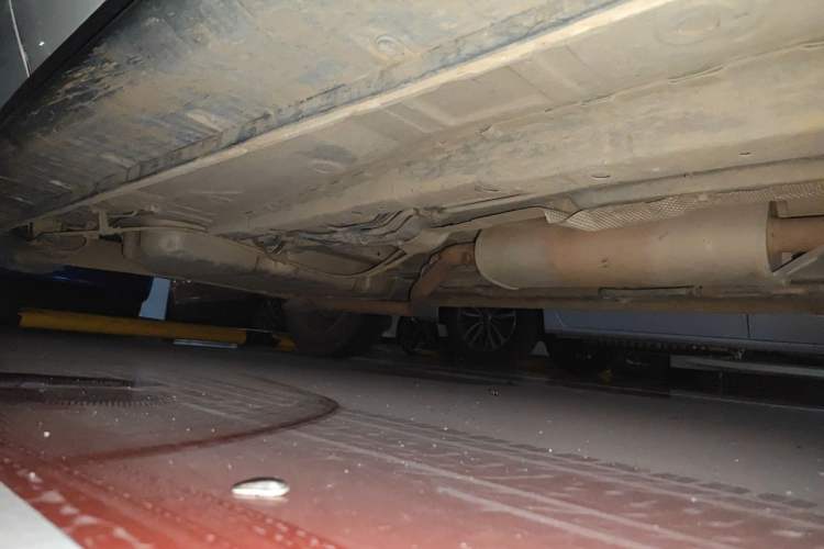 Used Dongfeng Fengon 580 2020 1.8L Manual Comfort Model Chassis Front Right