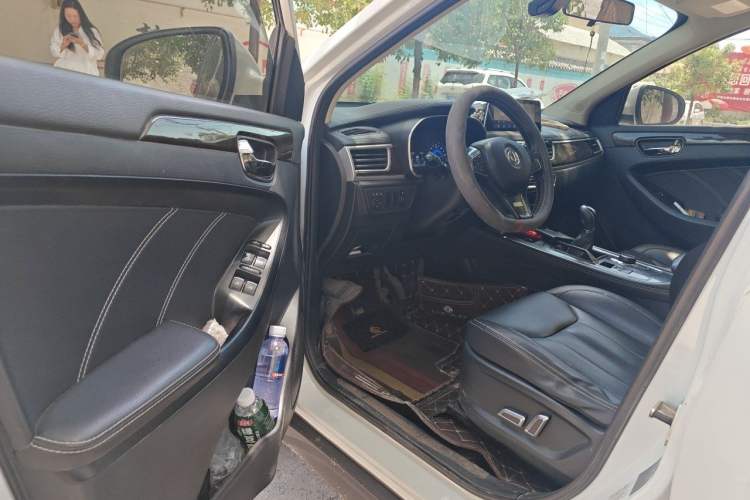 Used Dongfeng Fengon 580 2020 1.5T Manual Luxury Version Driver Seat