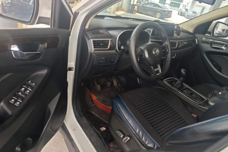 Used Dongfeng Fengon 580 2020 1.5T Manual Luxury Version Driver Seat