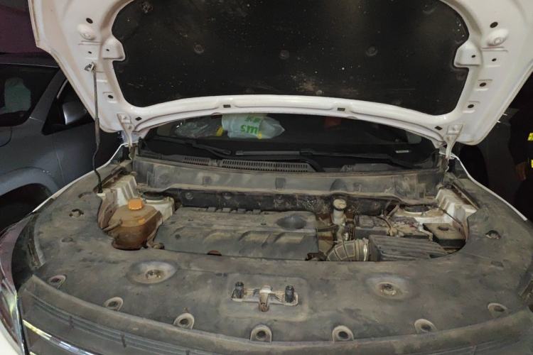 Used Dongfeng Fengon 580 2020 1.8L Manual Comfort Model Engine Bay