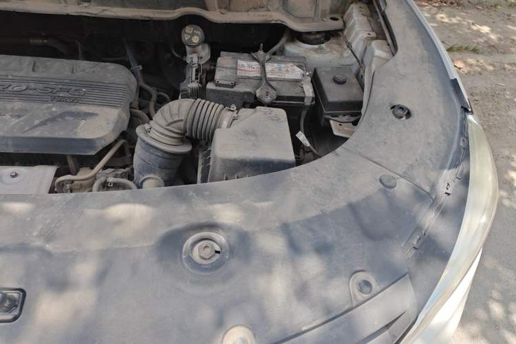 Used Dongfeng Fengon 580 2020 1.5T Manual Luxury Version Engine Bay Left