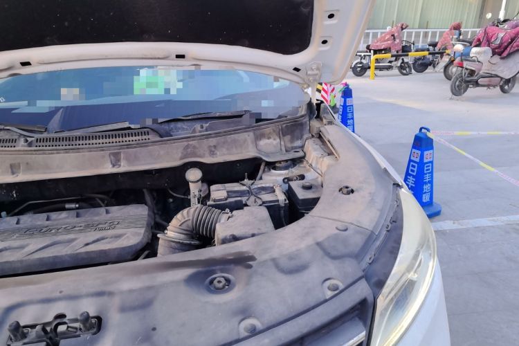 Used Dongfeng Fengon 580 2020 1.5T Manual Luxury Version Engine Bay Left