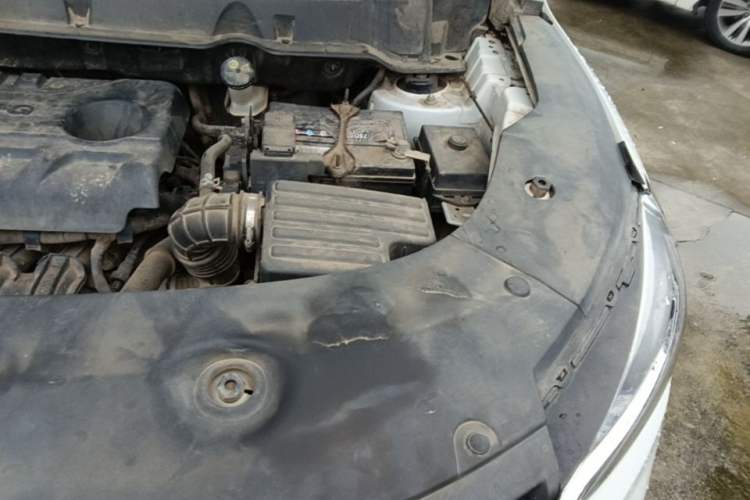 Used Dongfeng Fengon 580 2020 1.8L Manual Comfort Model Engine Bay Left
