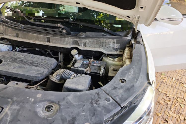 Used Dongfeng Fengon 580 2020 1.5T Manual Luxury Version Engine Bay Left