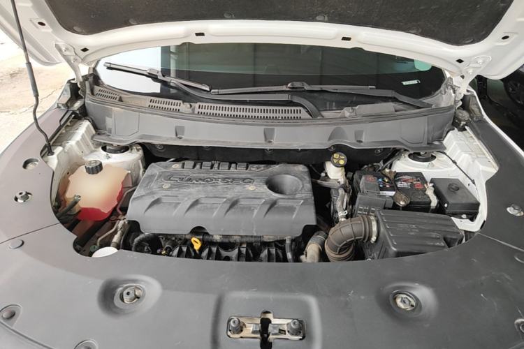 Used Dongfeng Fengon 580 2020 1.8L Manual Comfort Model Engine Bay