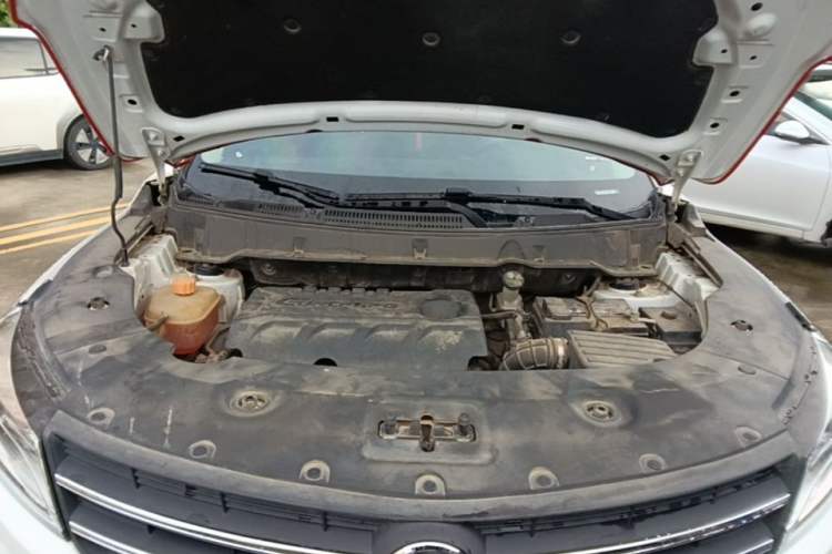 Used Dongfeng Fengon 580 2020 1.8L Manual Comfort Model Engine Bay