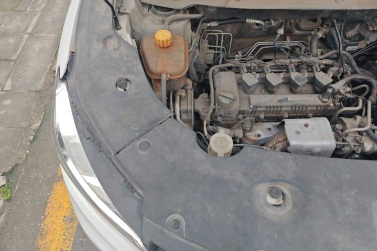 Used Dongfeng Fengon 580 2020 1.5T CVT Luxury Edition Engine Bay Right