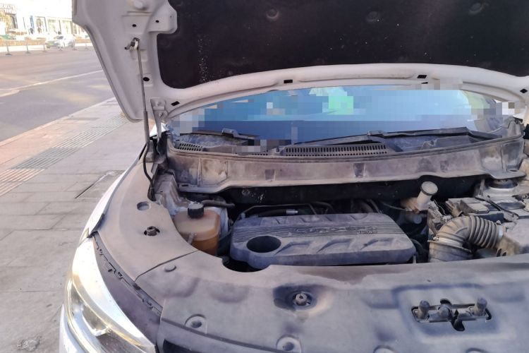 Used Dongfeng Fengon 580 2020 1.5T Manual Luxury Version Engine Bay Right