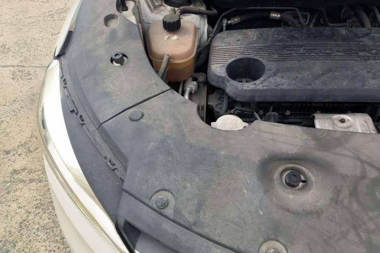 Used Dongfeng Fengon 580 2020 1.5T CVT Luxury Edition Engine Bay Right