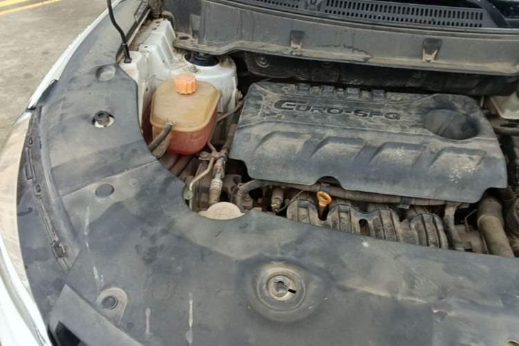 Used Dongfeng Fengon 580 2020 1.8L Manual Comfort Model Engine Bay Right