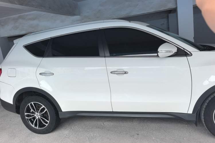 Used Dongfeng Fengon 580 2020 1.5T CVT Luxury Edition Exterior 2