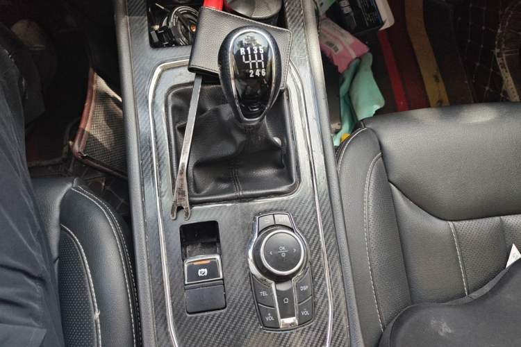 Used Dongfeng Fengon 580 2020 1.5T Manual Luxury Version Gear Lever