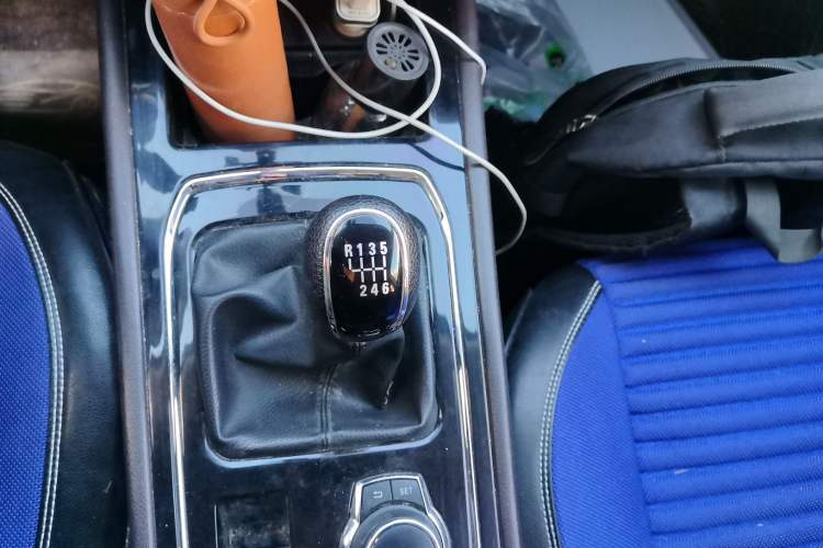 Used Dongfeng Fengon 580 2020 1.5T Manual Luxury Version Gear Lever