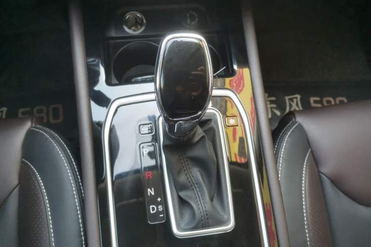 Used Dongfeng Fengon 580 2020 1.5T CVT Luxury Edition Gear Lever
