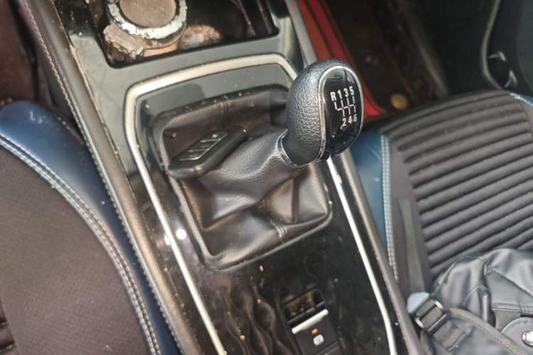 Used Dongfeng Fengon 580 2020 1.5T Manual Luxury Version Gear Lever