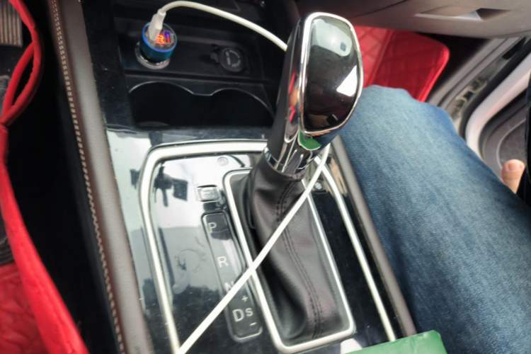 Used Dongfeng Fengon 580 2020 1.5T CVT Luxury Edition Gear Lever