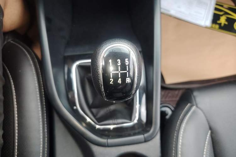 Used Dongfeng Fengon 580 2020 1.8L Manual Comfort Model Gear Lever